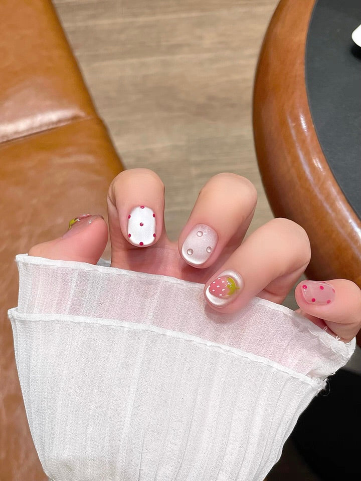 Strawberry dots short press on nail