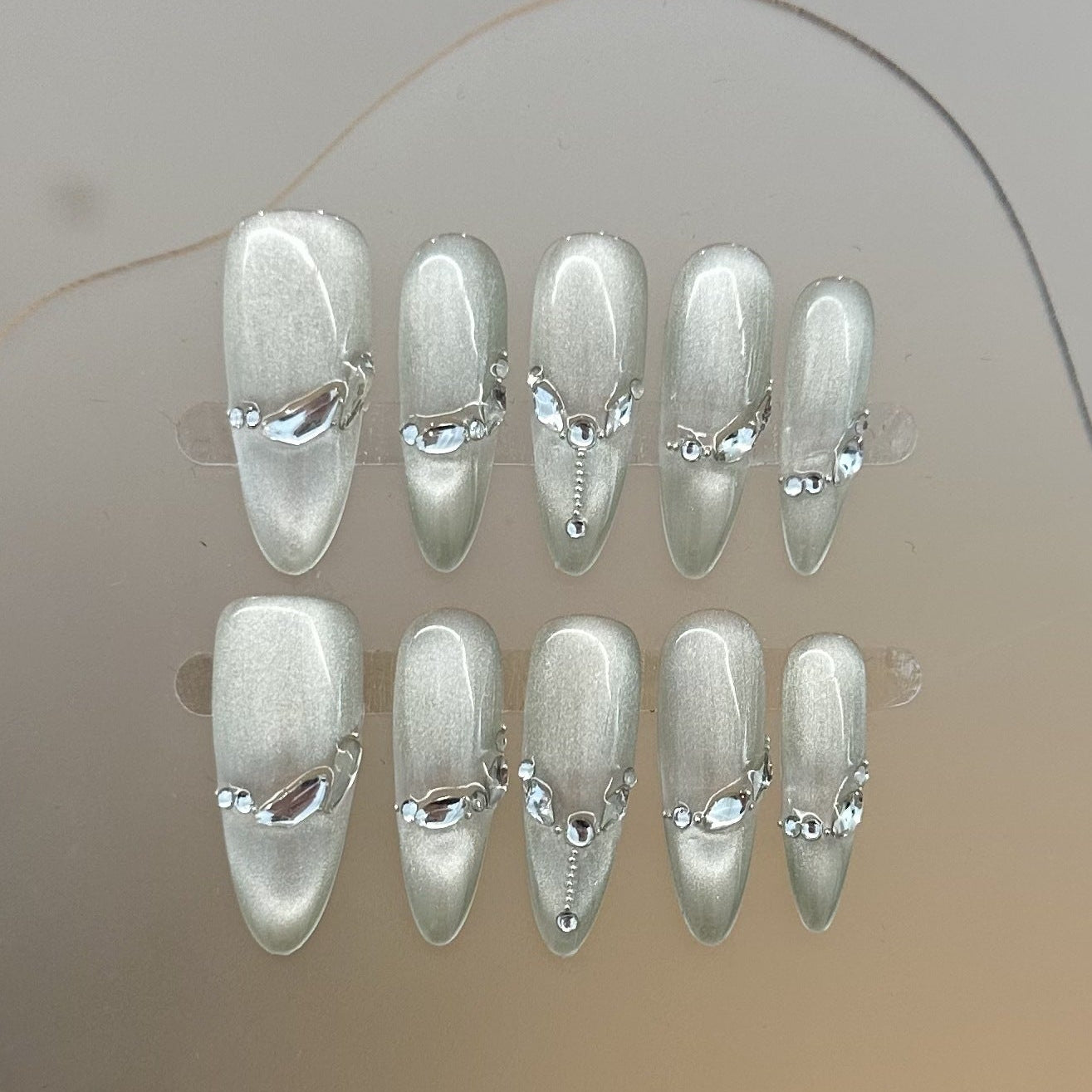 Cat-eye Flow Medium Almond